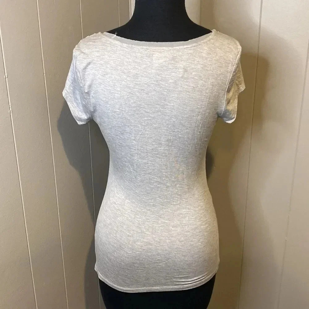 White House Black Market Extra Small T Shirt Lace Neckline Button Shoulders - Picture 4 of 6